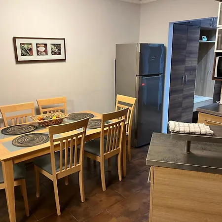 Brookforest Family Apartment